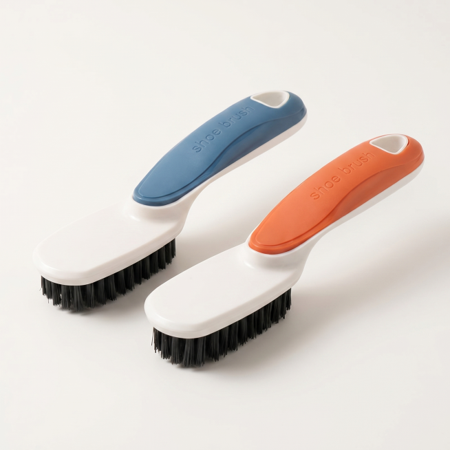 [Main Image 5] SKU display of shoe brush, show two colors (blue and orange) shoe brushes side by sid预览效果