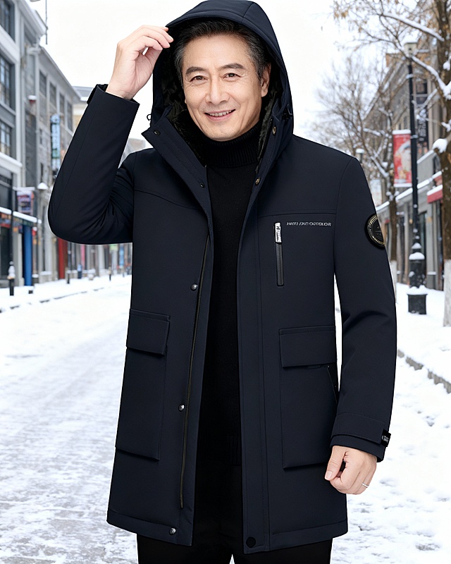 一个中国男性45岁模特穿上图片上的衣服，姿势不同，拍摄风格，五张相似场景的套图