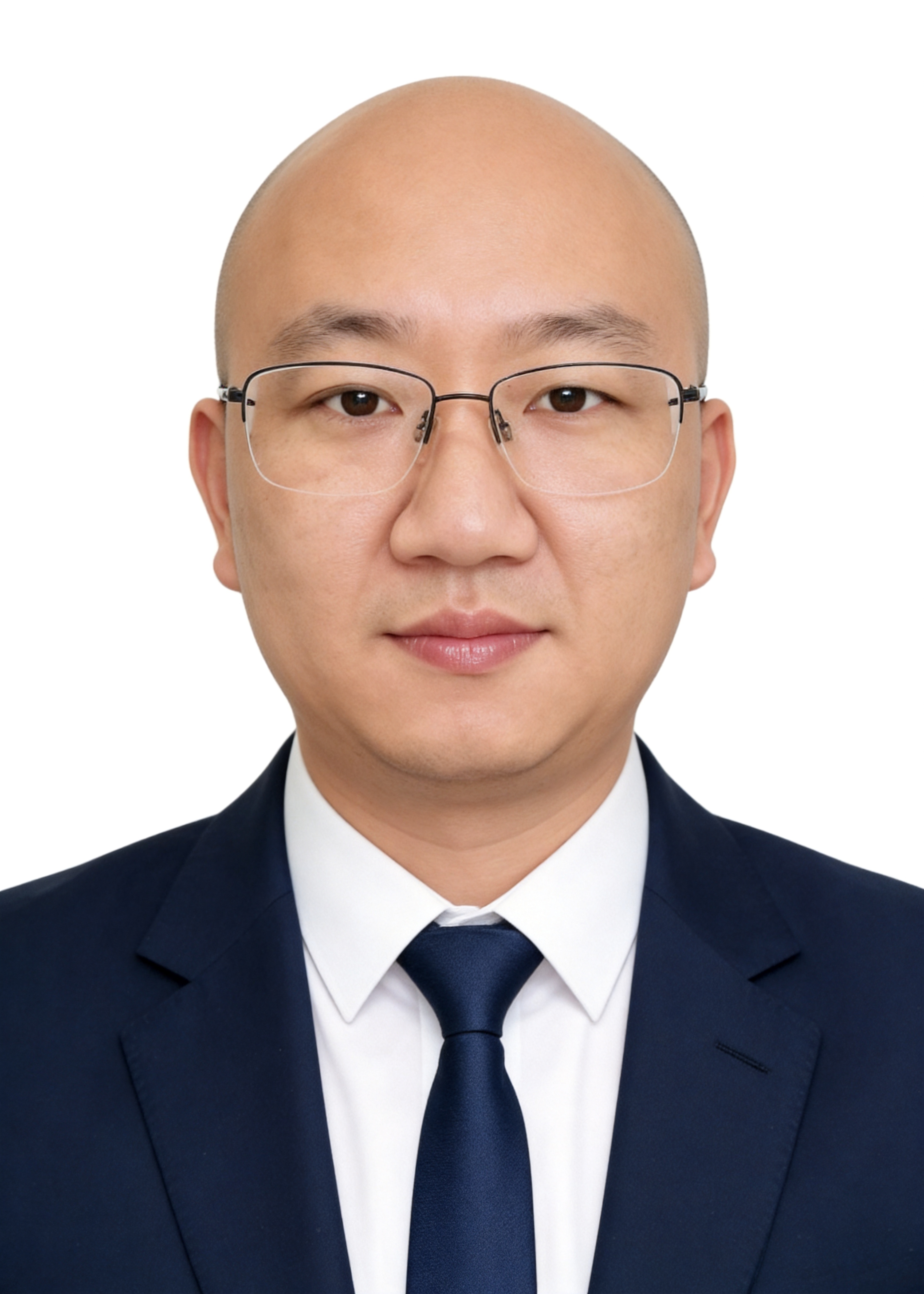 保留第一张图中人物发型、脸型、年龄特征生成标准样式纯正面证件照… - 图片创意预览