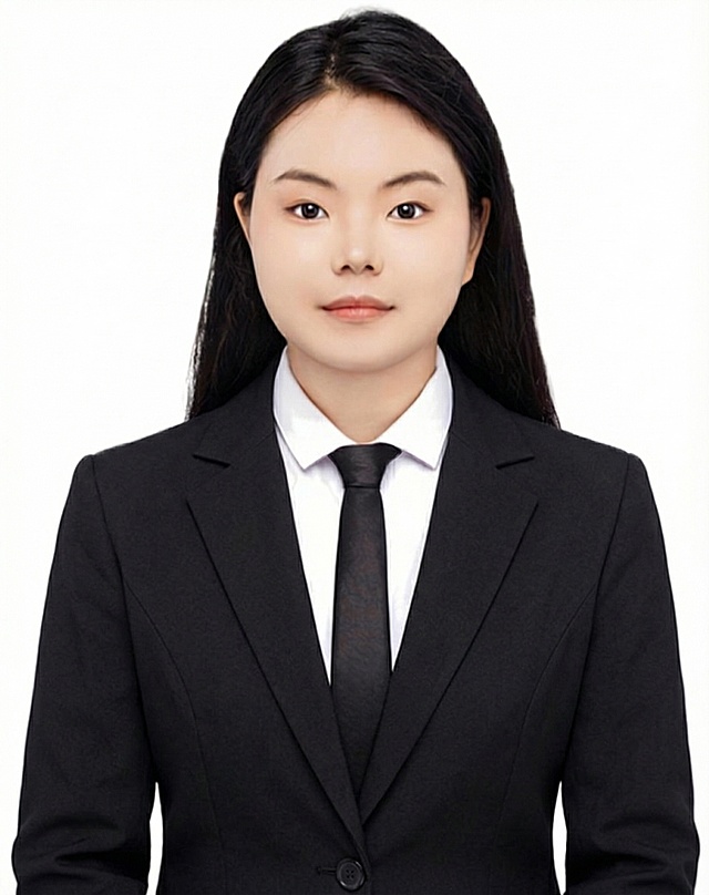 人物服装改为黑色西装，让照片整体风格显得正式点