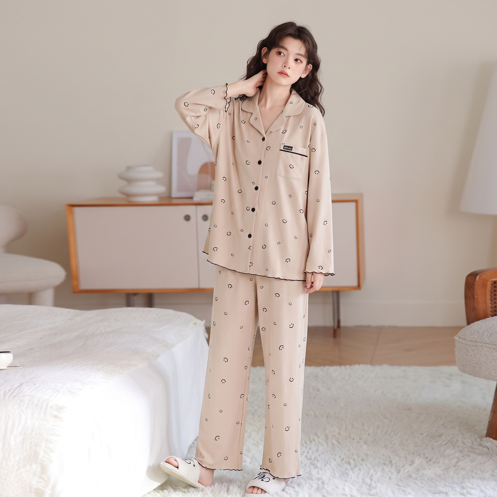请将参考图 1 的【女士家居服套装】1:1 还原其款式、颜色、… - 图片创意预览