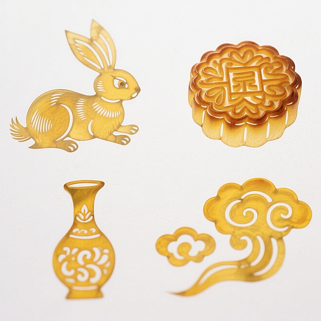 明亮鲜艳配色的素材（2X2规整排布）：1、玉兔，2、月饼，3、酒樽，4、祥云。纯白色背景