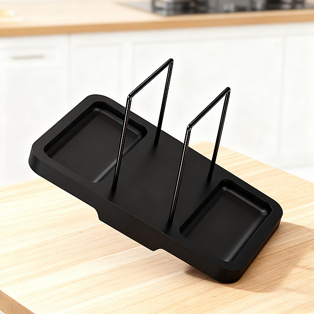 [Main Image 6] 45 degree oblique display of the black condiment paper towel holder storage rack. Place on a light wood texture countertop with minimalist modern kitchen background out of focus. Show the product's elegant appearance and practical design from this perspective. Keep product shape, color and material consistent with reference. Soft natural light, clean composition, 1:1 square. No Chinese characters or logos. Negative prompt: deformation, text clutter, blurry product, messy background, watermark, Chinese characters.
