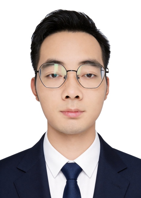 保留第一张图中人物发型、脸型、年龄特征生成标准样式纯正面证件照;人物主体严格居中,头部大小与位置严格对齐第二张图,双肩水平平衡,面部中轴线对齐画面中心,正视前方;标准证件照构图,人物绝对居中;头顶上方预览效果