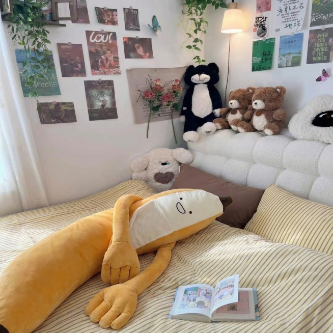 你要按照第一张图的抱枕大小，把第二张图里的产品换进去预览效果