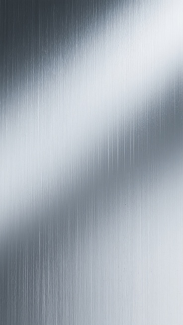金属拉丝质感背景，整体呈现均匀细腻的银色金属色泽，具有清晰且规律的纵向拉丝纹理，表面光滑带有柔和的反光效果，光影过渡自然，从中心向四周微微变暗，营造出沉稳而高级的金属质感氛围。预览效果