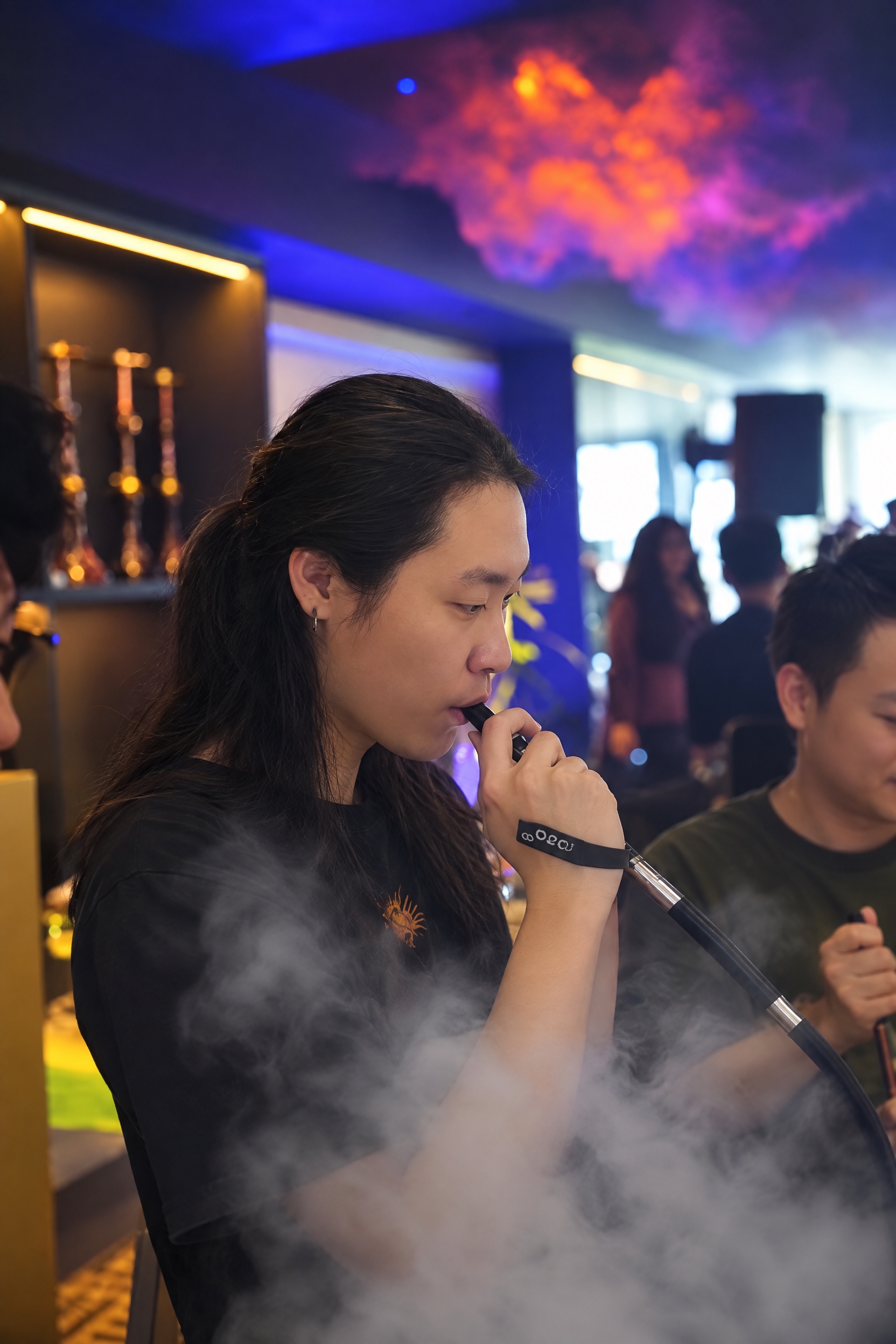 提升整体画质，去除噪点，增强精修质感，保留真实自然的写实质感，… - 图片创意预览
