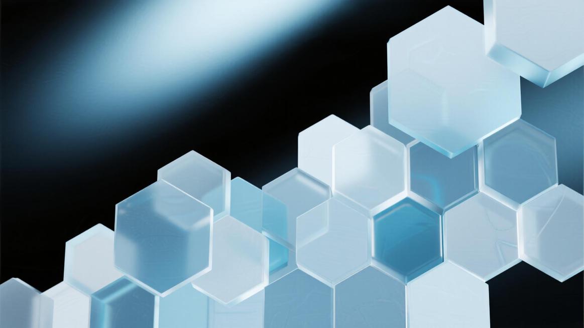 商务背景设计，由浅蓝色和白色渐变构成的现代几何抽象图案，大量透明六边形相互叠加，形成层次感和空间感，光线从左上方柔和照射，六边形边缘有细腻的高光和轻微阴影，整体色调清新明亮，营造专业、科技、简洁且富有深度的氛围，适合作为商务演示、报告封面或企业宣传材料的背景。预览效果
