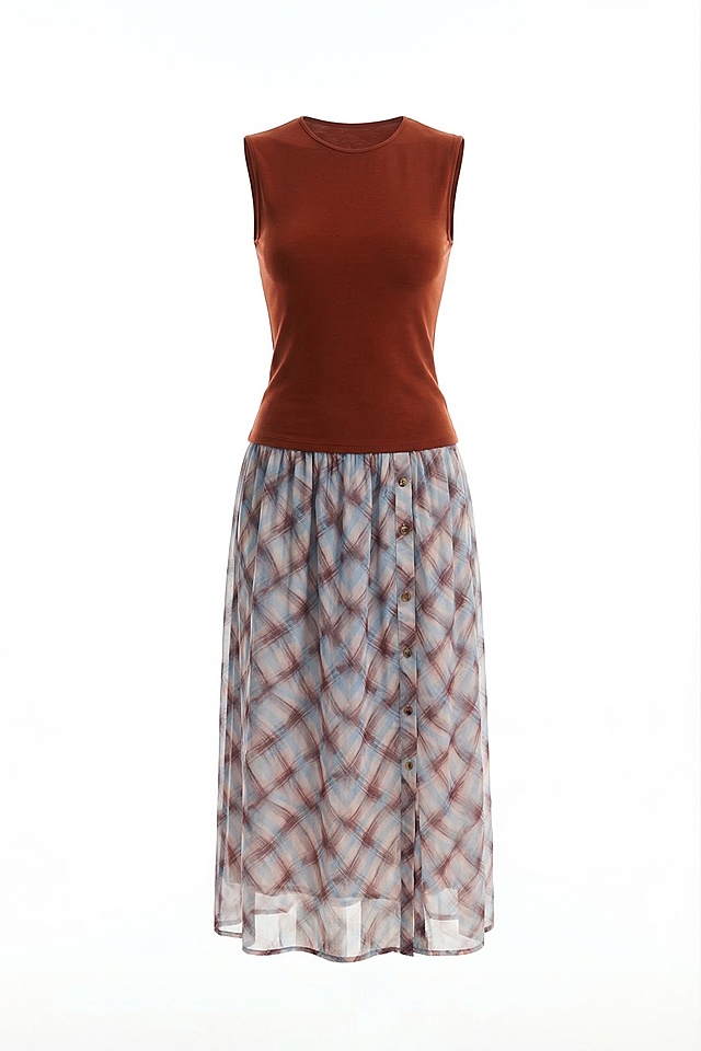 正视，平视，去除手部，去除模特身体，仅保留连衣裙产品主体，智能修补被遮挡区域，纯白背景，3D隐形模特效果，人体工学支撑，自然立体身形。悬浮于空中，但严禁倾斜歪曲，保持正向展示。无阴影，无杂物，展现面料自然垂坠感。纯白背景，高调摄影，背景过曝，无杂物，3D隐形模特效果，人体工学支撑，自然身形饱满，领口中空，自然重力垂坠，织物纹理顺滑，去除毛球线头，专业产品摄影，轮廓光，8k高清，严禁裁剪主体，保留完整边缘。严禁出现软塌/死板平铺，重塑为挺括的隐形模特效果，严禁出现半截人身，彻底去除模特身体，严禁出现衣架/挂钩/吊牌。