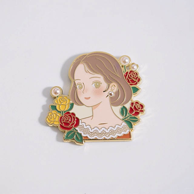 甜美插画风，拟人女孩配玫瑰与珍珠，可爱感十足。