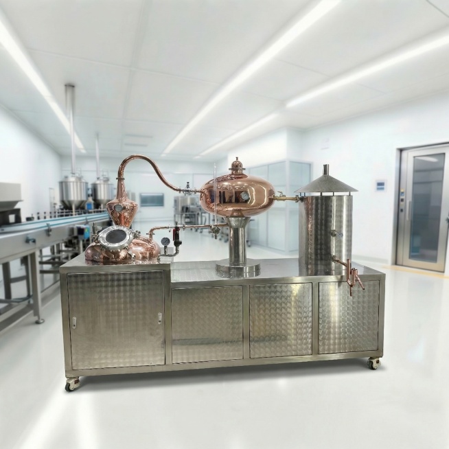 将酿酒设备放置在参考图同款的明亮洁净的食品级工厂生产车间背景中，背景做模糊虚化处理，景深效果突出前景的酿酒设备主体，主体设备占画面比例不超过30%，比例协调，位于画面视觉中心，设备的物理结构、金属和紫预览效果