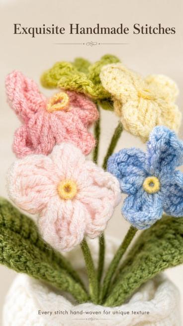 [第3屏] 细节工艺展示，微距特写钩织勿忘我花型纹理。本屏使用【图1】作为主体，放大展示花朵细节。
[氛围/风格] 微距质感，清晰突出手工纹理，真实材质展现。
[元素布局] 画面聚焦勿忘我花朵部分，放预览效果