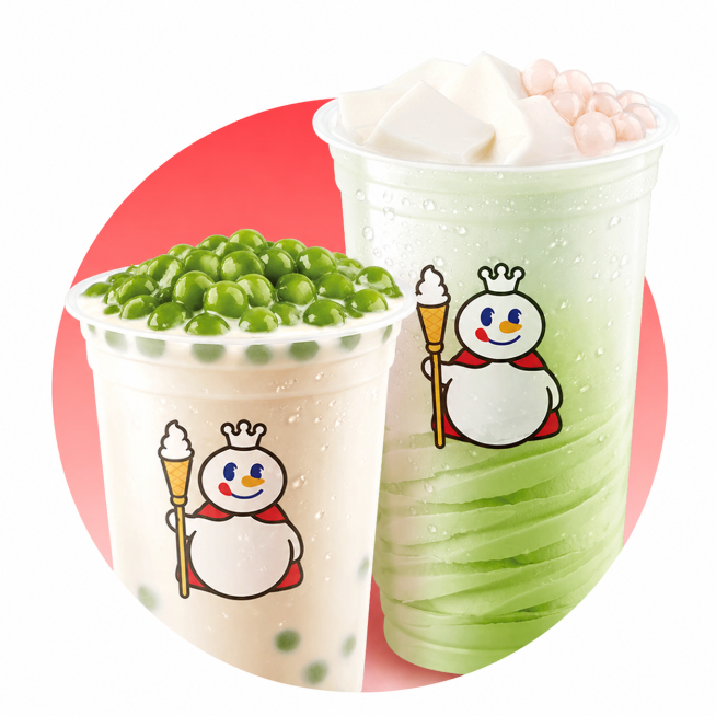 将图1中原有的两款饮品，替换为图二和图三里的饮品，保持原来的位置布局、背景、圆形红圈装饰、蜜雪冰城雪人logo以及整体光影风格不变预览效果
