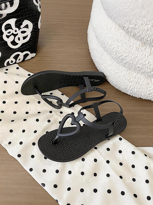 保持原有图片内容不变，仅调整图片比例为3:4