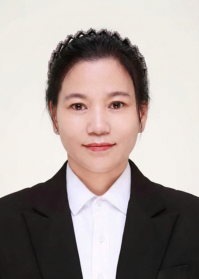 将图片中的红色背景改为白色背景