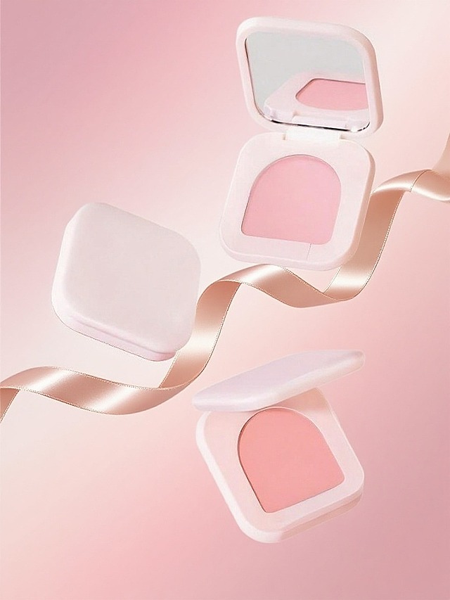 浅粉色渐变背景，产品周围有一根浅粉色丝带缠绕