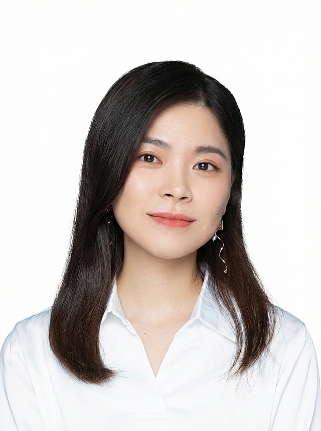 将背景替换为纯白色，调整为一寸照片规格