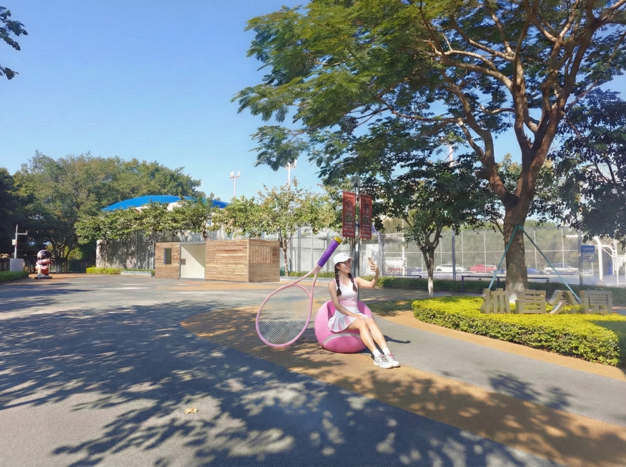 换一个青春的，留着双麻花辫，带着棒球帽的清新女大学生预览效果