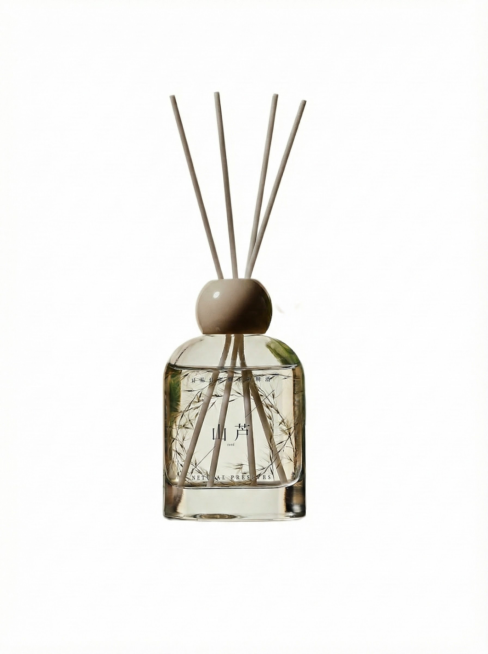 去除背景，提取主体生成白底图预览效果