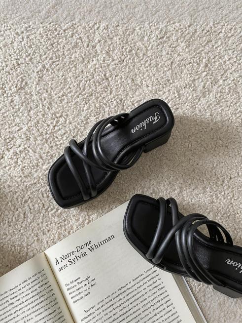 保持图片原有内容不变，仅将图片比例调整为3:4，不改变图片内容和画质预览效果