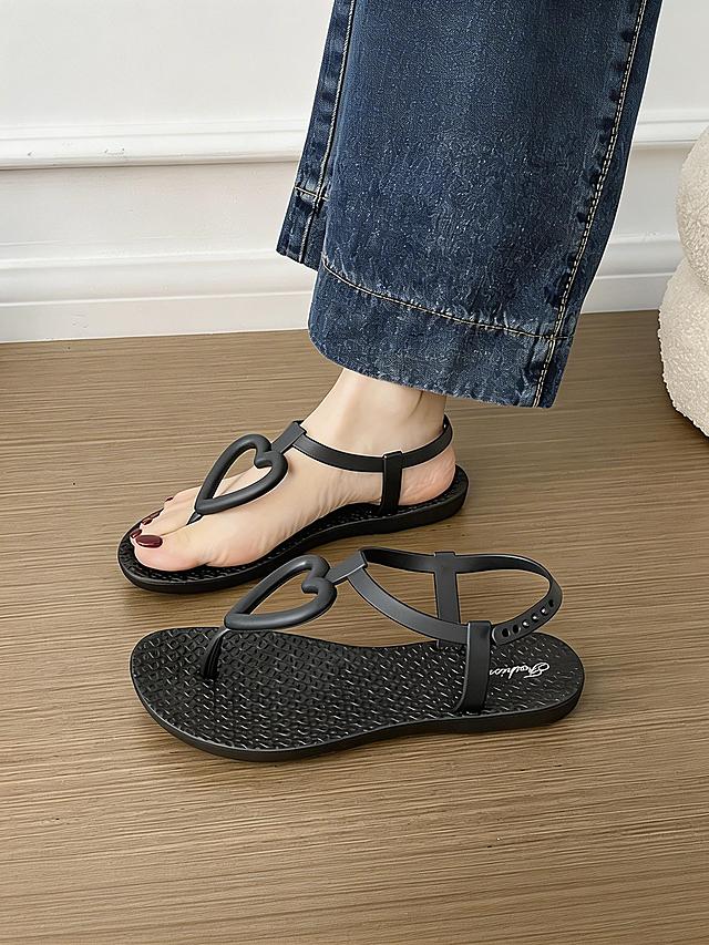 保持原有图片内容不变，仅调整图片比例为3:4