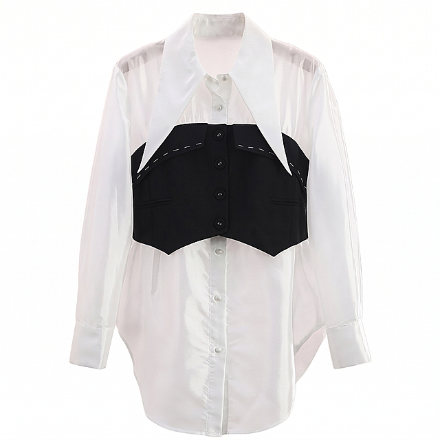 将这件服装穿在隐形人体上，保持服装原本的颜色、版型和细节完全不变。正面视角，立体悬浮效果，自然垂坠保留布料褶皱，无人物、无模特、无可见身体，专业光影效果，纯白色背景无阴影，保持原图比例，服装居中放置。Negative Prompt: 模糊，噪点，变形，背景复杂，出现人物，出现衣架，文字错乱，布料粗糙