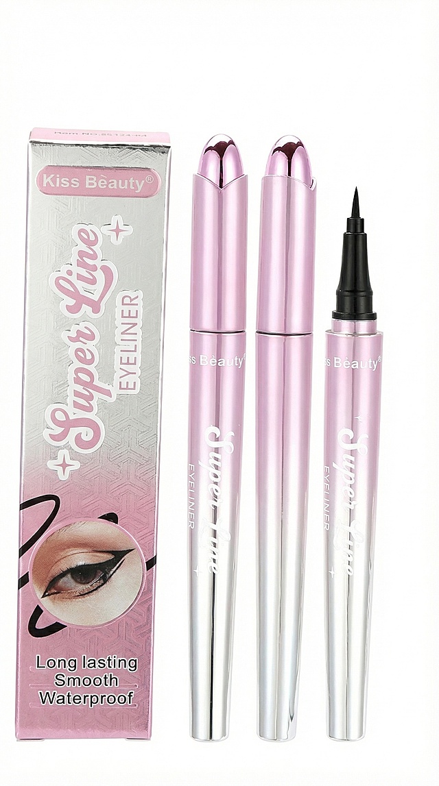 【最高指令】：本次任务仅为更换纯白背景与画质精修，绝对严禁对产品进行任何形式的重新设计、打乱重组或结构变形。必须 100% 像素级保留原图中所有商品元素的数量、形态以及它们之间的相对位置关系。
产品主体位于画面绝对正中心，垂直居中，水平居中，产品主体占据整个画面的 60%-80%，顶部空白区域与底部空白区域高度严格相等，严禁偏下，严禁贴边，严禁切图。正视，平视。
保留1个眼线笔包装盒和3支眼线笔产品主体，保留其粉银渐变外壳和黑色笔尖，原文字细节清晰。
必须将主体与背景完全物理剥离（抠图级剥离），非主体区域的背景像素必须 100% 强制覆写为 #FFFFFF 纯白，绝对纯净无杂色，不受任何环境光影响；智能瑕疵修复，全新成色，无瑕疵，无污渍，去除灰尘划痕，商业级精修，细节清晰锐利。
再次强调：产品绝对居中，上下留白相等。