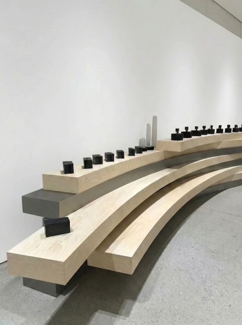 把墙面变成一面白色展墙，不要纹理预览效果