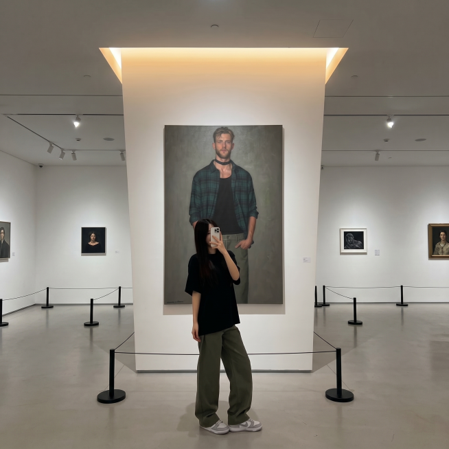 在不影响图片原有美感的前提下，将图片调整为1比1的尺寸，保留原图所有内容和构图风格预览效果