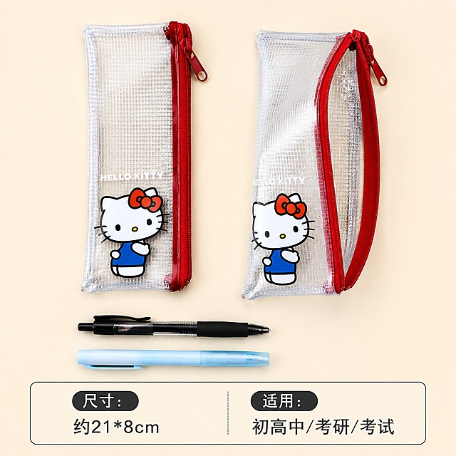 [主图5] 产品整体信息与款式展示
[氛围风格] 清爽直观，帮助决策
[画质] 高清商业摄影，信息清晰
[元素] 整体展示笔袋闭合+半开两个状态，平行排列在浅米色背景上，保留HelloKitty图案完整清晰，颜色和材质与原图完全一致，让用户同时看到外观和内部，直观了解产品整体。下方放置黑色、蓝色两款常规文具做大小参照
[光影] 均匀柔和光线，整体干净明亮，阴影自然
[配色] 浅米色背景，产品红色蓝色点缀，清新干净
[文字版式] 底部信息框，左列标注产品规格 "尺寸：约21*8cm"，右列标注 "适用：初高中/考研/考试"，字体大小对比清晰，深色文字浅色底，安全边距合适不遮挡主体
[输出要求] 1:1比例，文字清晰可辨，超高清商业摄影质感
[负向提示词] 变形，文字错乱，产品模糊，背景杂乱，水印，平台Logo
