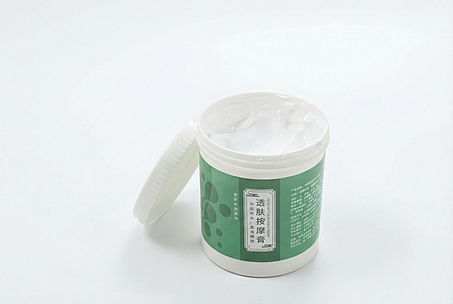 美妆产品精修