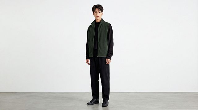 输出画面为4K高精度画面，质感不变。光线自然柔和，地面替换为灰色，背景白色