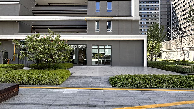 这里改成地砖铺装