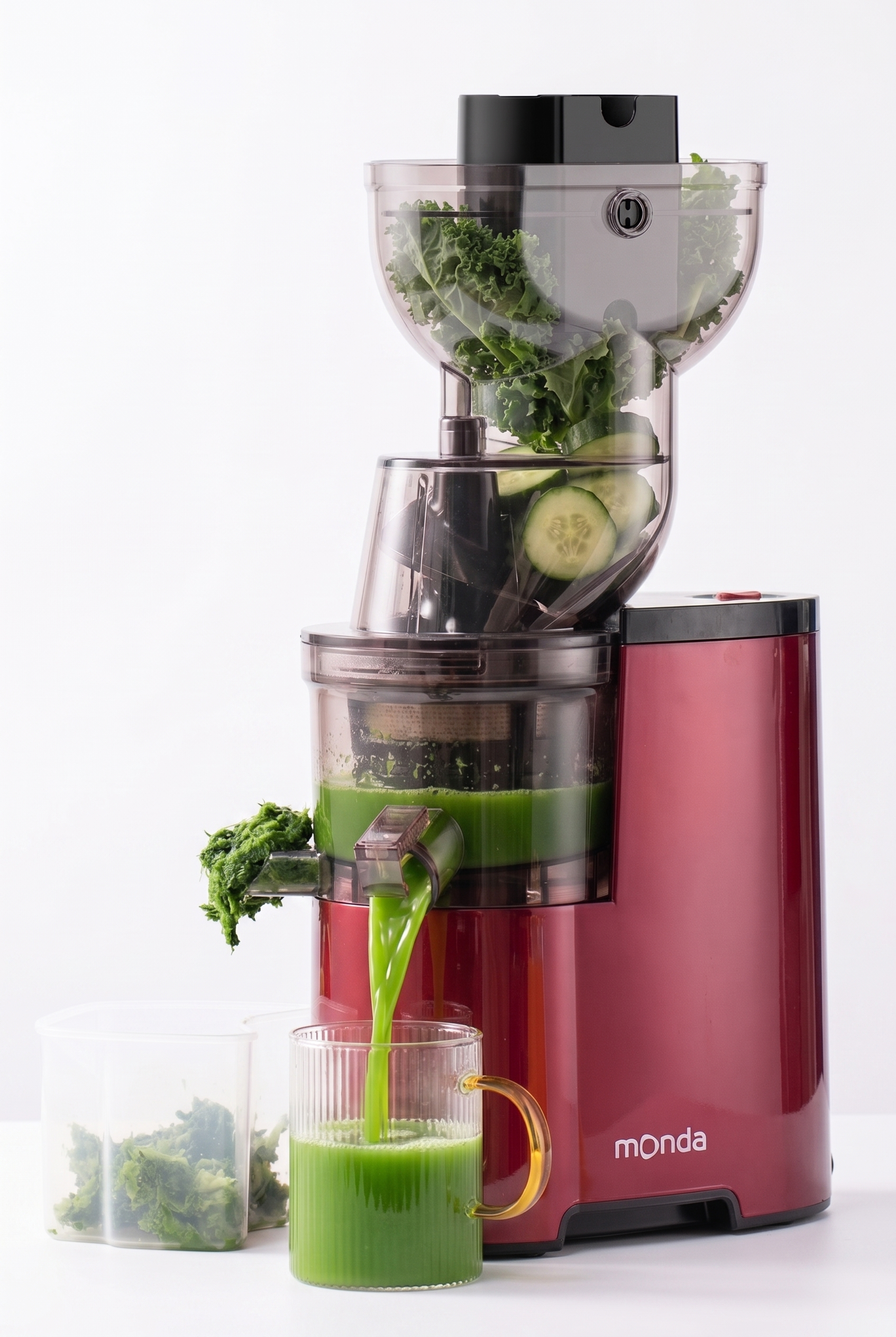 将图中原汁机流出的橙汁替换成绿色蔬菜汁，把顶部透明投料仓中的橙… - 图片创意预览