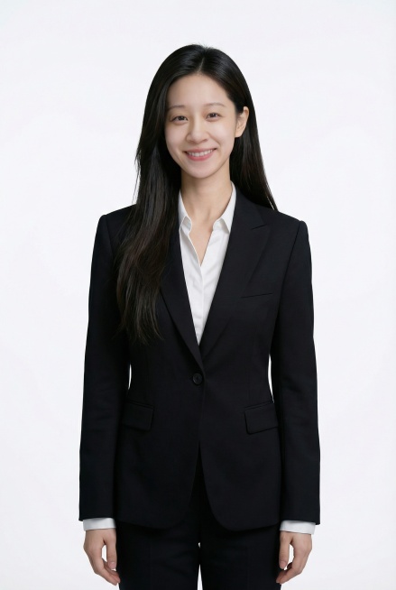 美化人物形象，根据人物面部特征生成职业风格全身照，人物双臂自然下垂预览效果