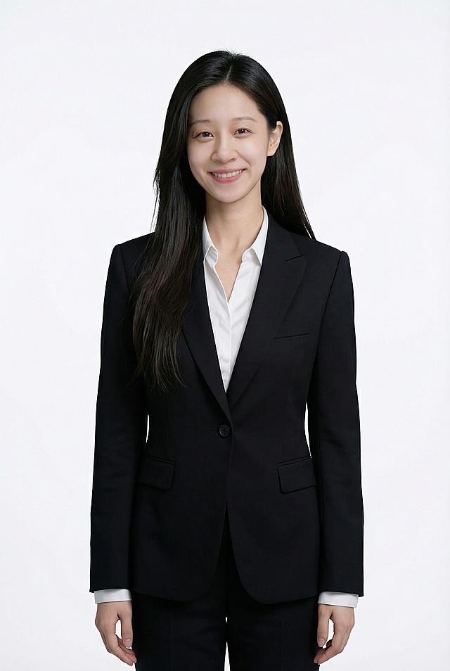 美化人物形象，根据人物面部特征生成职业风格全身照，人物双臂自然下垂