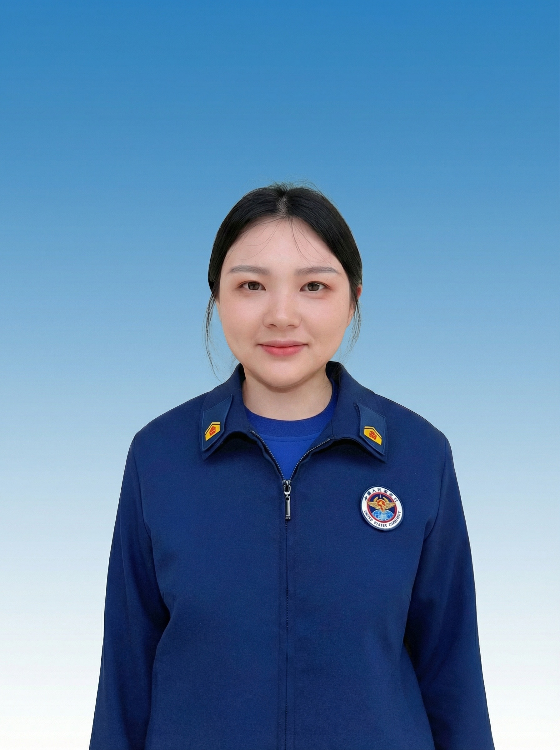 把证件照背景色换成蓝白渐变背景，人物可以稍微美化一点，但是要自… - 图片创意预览
