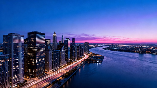 城市夜景中，霓虹灯风与玻璃风交织，现代感十足的高楼群在光影感中延伸至天际，宽阔感与静谧感并存，商务感与浪漫感交融，实景感强烈。