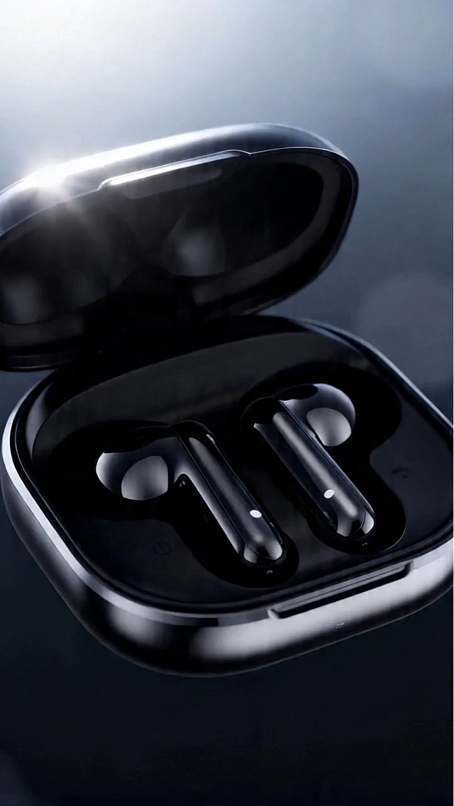 10秒完整商业广告，高级科技感风格，银黑色调，镜面金属质感，未来极简风，低位冷光，柔和光晕，高对比度，干净光影。00:00-00:02 分镜1：产品亮相，深灰渐变背景，银黑色耳机充电盒悬浮于正中央，盒盖紧闭，充电盒缓慢上浮，轻微悬浮晃动，光线在镜面表面流动，镜头定焦居中，极轻微向前推进，淡入转场。00:02-00:04 分镜2：优雅开盖，充电盒悬停，背景出现模糊圆形光斑，盒盖优雅向上弹开，露出内部耳机，光线聚焦于开盖瞬间，镜头缓慢推进，聚焦充电盒细节，硬切转场。00:04-00:06 分镜3：单耳飞出，单只耳机从盒中缓慢飞出，悬浮于画面中右侧，背景有透明圆环元素，耳机缓慢360度旋转，展示镜面质感与轮廓，镜头跟随耳机移动，轻微环绕，动态模糊转场。00:06-00:08 分镜4：双耳炫技，纯黑背景，两只耳机呈八字形悬浮，周围环绕金色流光光轨，双耳同步旋转，光轨随耳机运动流动，展现科技内核，镜头快速推拉，增强动感，闪白转场。00:08-00:09 分镜5：沉浸佩戴，年轻男性模特侧脸特写，闭眼沉浸，佩戴该耳机，极简灰背景，模特头部轻微向左侧倾斜，表情享受，特写镜头，聚焦耳机与耳廓的贴合度，硬切转场。00:09-00:10 分镜6：品牌收尾，纯黑背景，极简居中排版，白色文字"音乐等你开启"缓慢淡入，上方出现品牌小字，镜头静止构图，无运动，画面保持至10秒结束，流畅60fps，无抖动，无缝转场，风格统一。