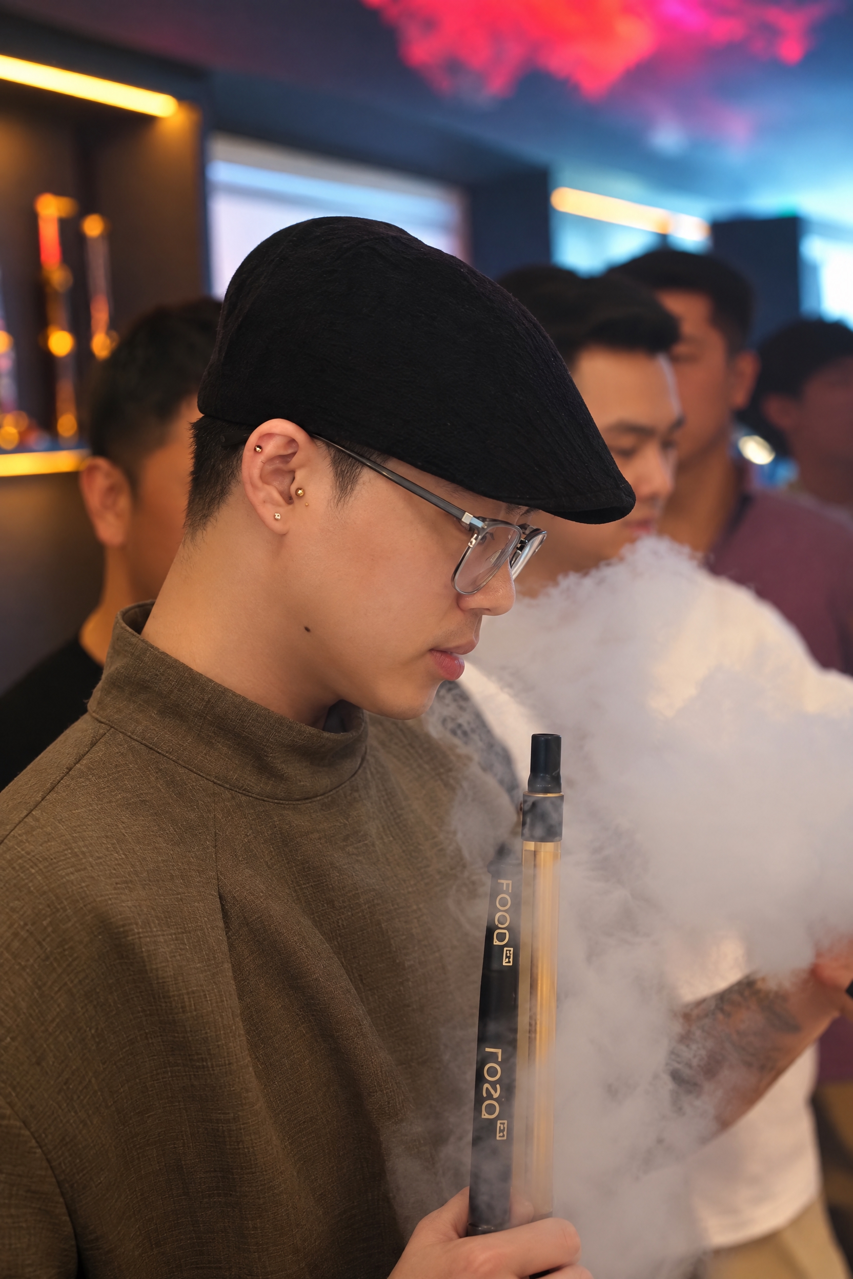 提升整体画质，去除噪点，增强精修质感，保留真实自然的写实质感，… - 图片创意预览