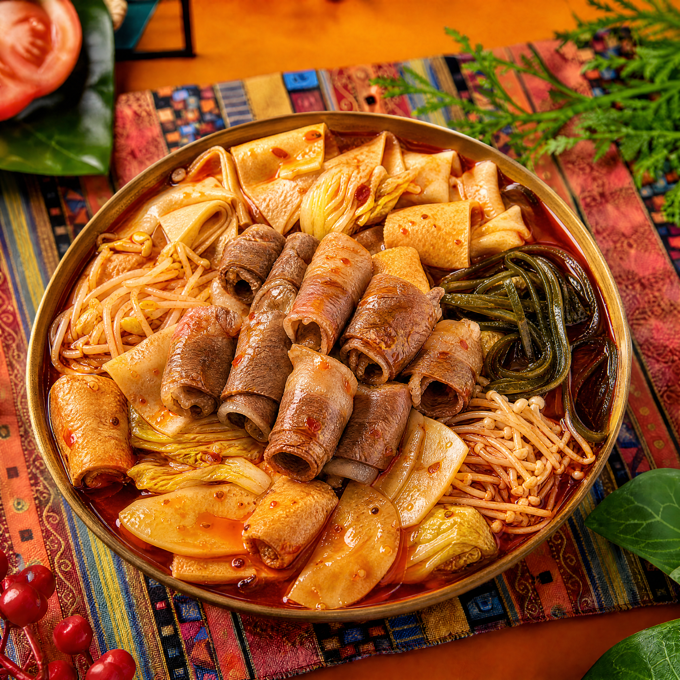 8K超写实美食摄影，正方形构图，一碗丰盛的红汤冒菜，食材包含5… - 图片创意预览