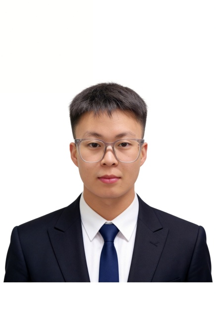 保留第一张图中人物发型､脸型､年龄特征生成标准样式纯正面证件照;人物主体严格居中,头部大小与位置严格对齐第二张图,双肩水平平衡,面部中轴线对齐画面中心,正视前方;标准证件照构图,人物绝对居中;头顶上方预览效果