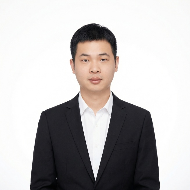 生成证件照，白底，穿着黑色西服预览效果