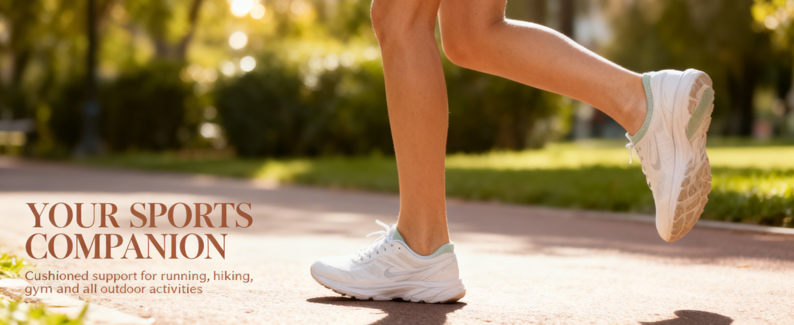 严格还原浅薄荷绿色女士隐形船袜，保持产品浅薄荷绿哑光针织面料、浅口隐形剪裁、袜口弹性收边、贴合脚型的立体结构等所有细节完全一致，产品外观必须与参考图完全一致，不得改变配色方案、面料质感或产品结构，保持预览效果