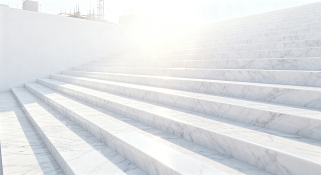 给这个白色大理石楼梯替换背景，保留楼梯主体，更换为白色调的建筑施工背景，可以看到远处的施工建筑轮廓，整体保持高亮度逆光的极简光影风格，纵深空间感