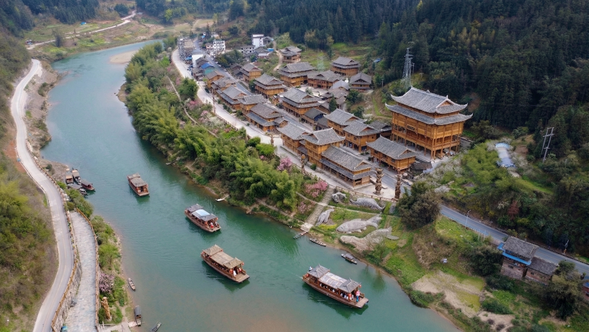 增加水上游船预览效果