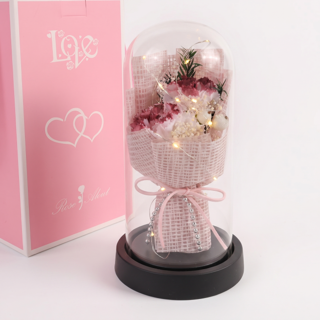 生成800X800像素的纯白色背景产品图，保留原产品乌梅子酱色康乃馨花束玻璃罩香皂花带彩盒，去除原背景橙色、木纹和布料背景，产品保持居中，生成清晰干净的电商白底主图预览效果