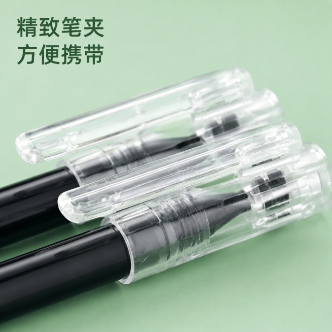 [主图-4] 笔夹细节微距特写展示图。
[氛围风格] 精致细节展示，突出做工品质。
[画质] 商业摄影质感、光线柔和通透、产品清晰真实、画面干净高级。
[元素] 微距放大展示三支巨能写中性笔的透明笔夹预览效果