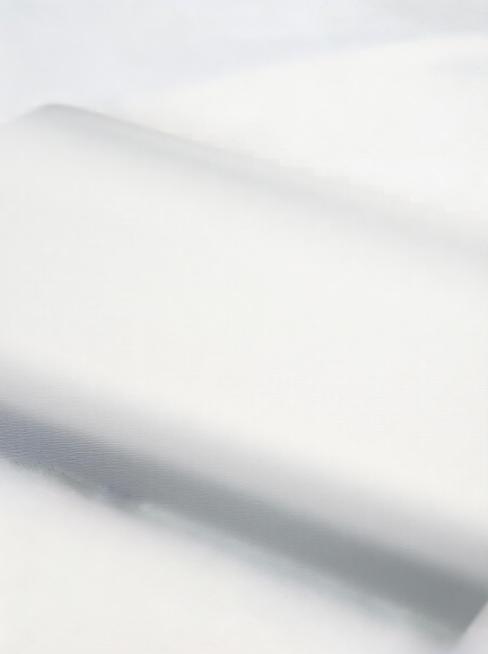 [主图1] 再生咖啡渣棉麻拼接A5笔记本封面微距特写
[氛围风格]商务简约，高端产品目录摄影风格，可持续材料美学
[画面元素]笔记本封面对角线左右拼接设计：左侧再生咖啡渣布料，保留深褐色颗粒质感与斑驳预览效果