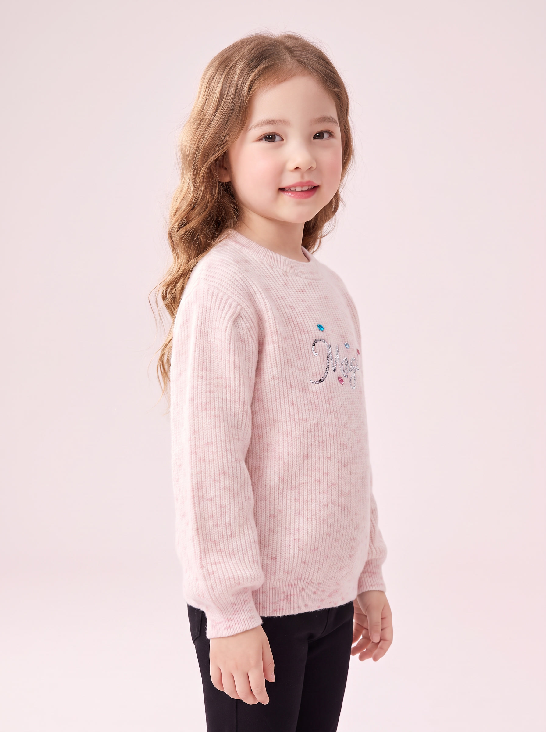 【主体保护指令】请保持参考图 1 中的【同一模特、同一服装、同… - 图片创意预览